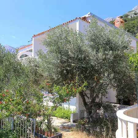 Apartment By The Sea Pisak, Omis - 1006 Pisak